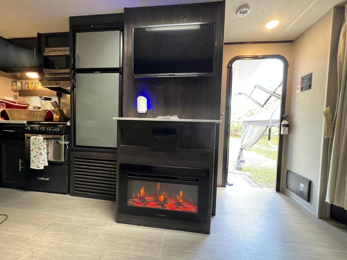 Holiday park Lake Front Rv Experience Close To Port Canaveral And Kennedy Space Center