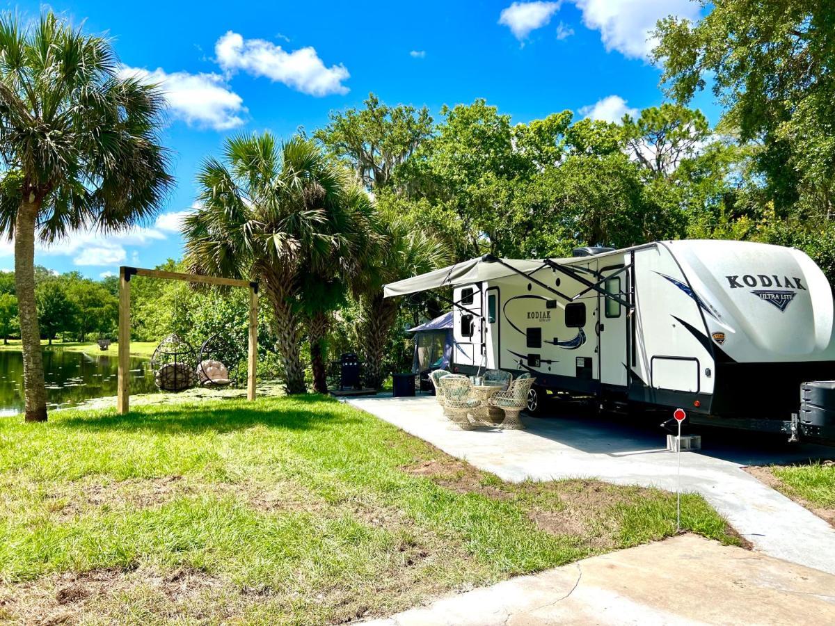Lake Front Rv Experience Close To Port Canaveral And Kennedy Space Center Holiday park
