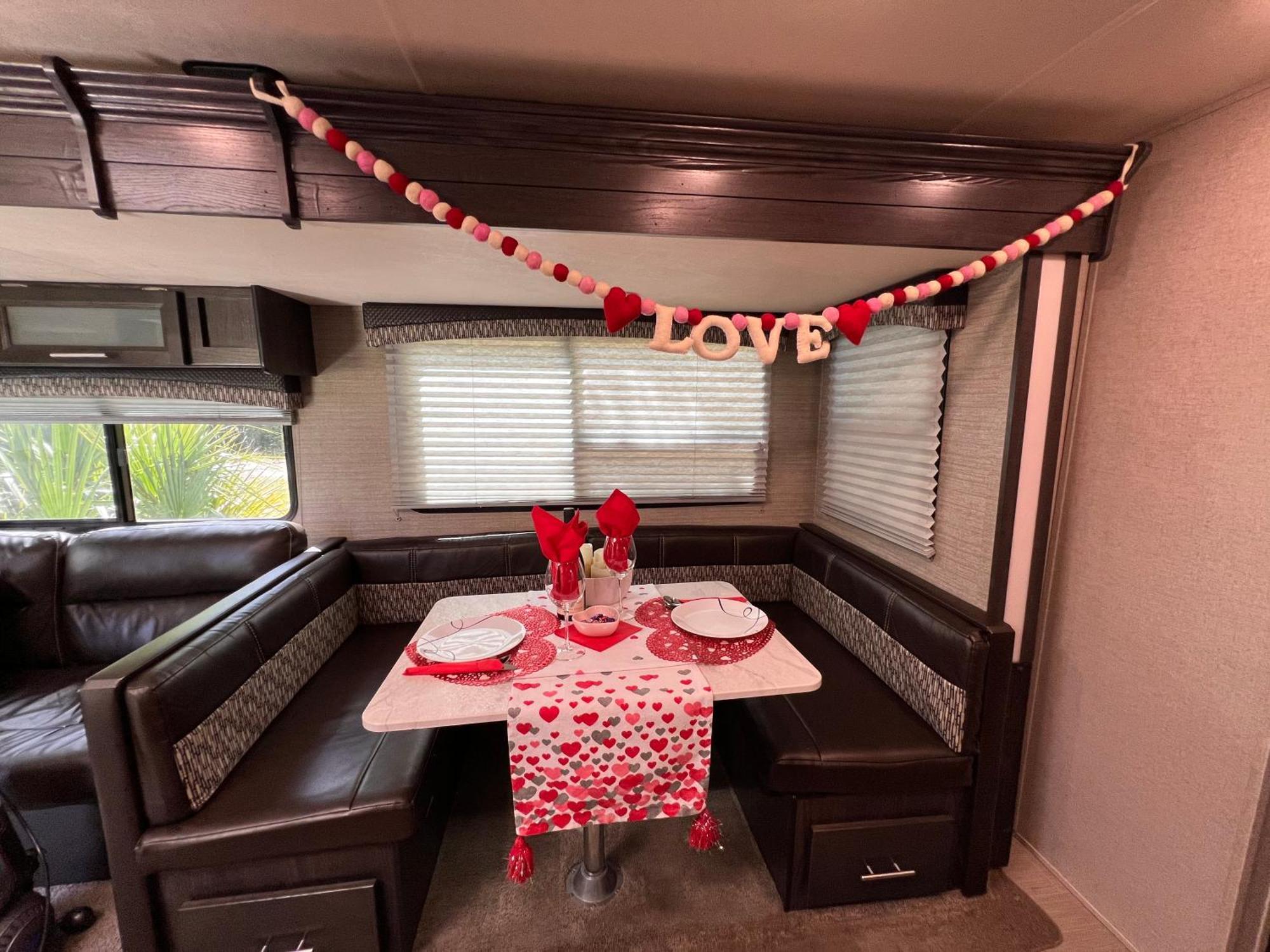 Aldeamento Turístico Lake Front Rv Experience Close To Port Canaveral And Kennedy Space Center Titusville